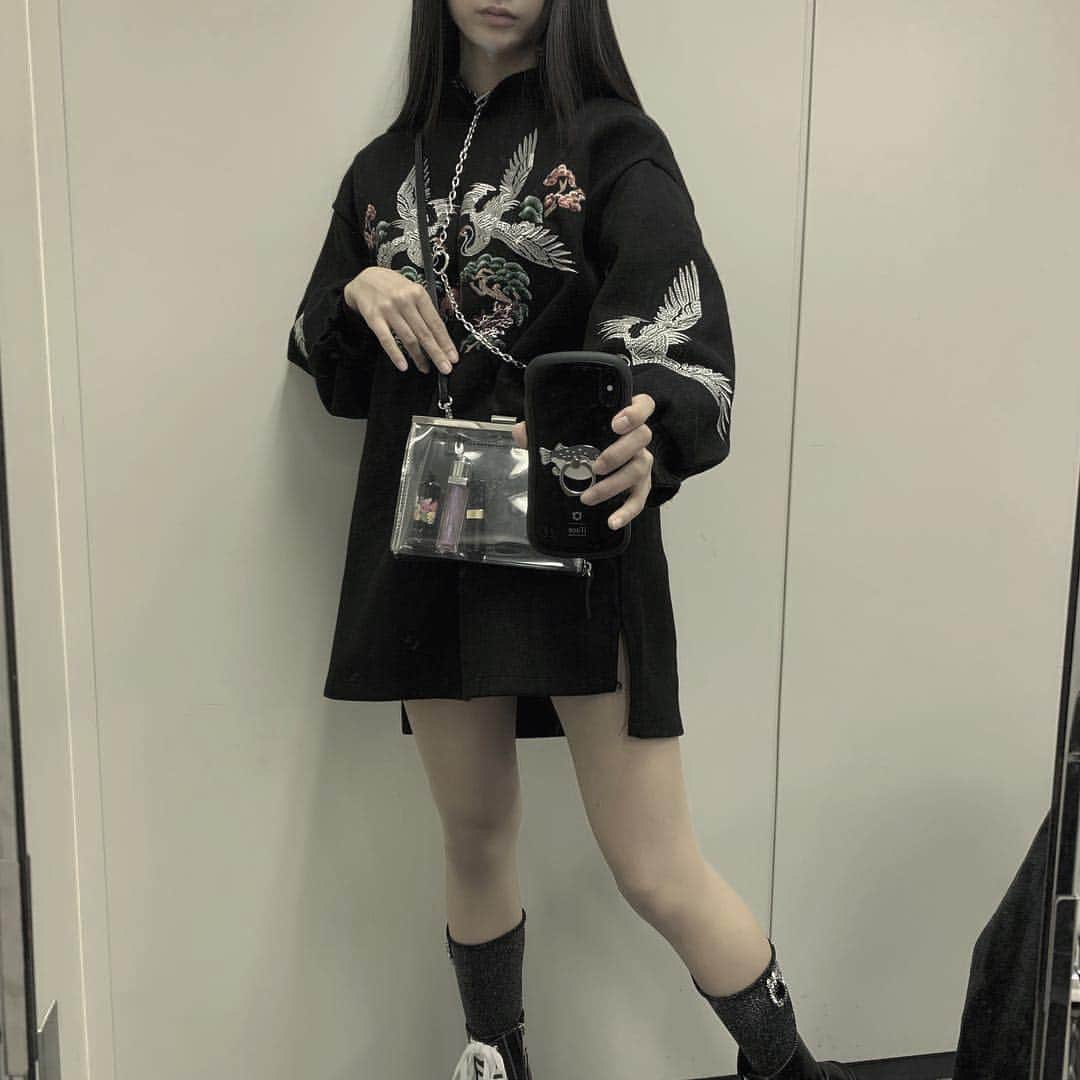 小山リーナさんのインスタグラム写真 - (小山リーナInstagram)「今日の私服🦴❤︎ 朝時間なさすぎてクリアバックの中とても適当。笑 そして画像の色味が微みょいなあ〜🤒🤒 #私服」12月15日 15時23分 - rina_koyama_box