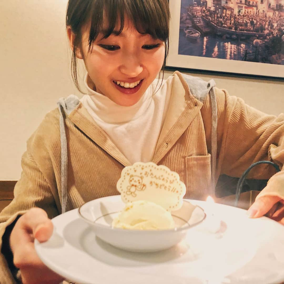 井上小百合 1st写真集【公式】さんのインスタグラム写真 - (井上小百合 1st写真集【公式】Instagram)「写真集のスタッフのみなさんが、お誕生日のお祝いをして下さいました！ 改めて、素敵な人達と素敵な作品が作れたんだなあと、温かい気持ちになりました  #井上小百合 #存在 Amazon→goo.gl/LupRhT  セブン→goo.gl/jD3GB6  楽天→http://ur0.biz/Ok0Q hmv→goo.gl/KSoxNN」12月15日 18時15分 - sayunyan_nogizaka