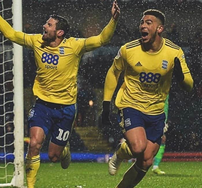 ゲイリー・ガードナーのインスタグラム：「Boys showed great character to come back today!! Great away support! #KRO @bcfcofficial well done @cheadams_ and big bro 🔥🔥 🔵⚪️⚽️」