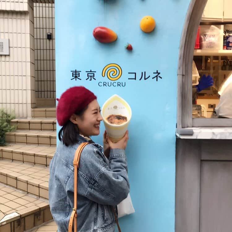 花島なつみさんのインスタグラム写真 - (花島なつみInstagram)「このクレープ本物に見えるけど壁についてる偽物だよ㊙️ このお店で色んな種類があるポップコーンの中からめっちゃ迷った挙句なつもゆうかも梅こんぶ味にしたよね笑」12月15日 21時35分 - natsu_lucky777