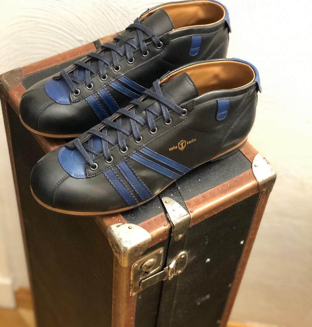 ツェハさんのインスタグラム写真 - (ツェハInstagram)「Carl Hässner LIBERO #calzature #carlhässner #sneakers #Vintage #zeha #zehaberlin #berlin #newcollection #sneakers #fashion #fattoamano #handmade #shoes #schuhe #scarpe  #verapelle  #oldgermanbrand #classic #football #trend #shopping #moda  #musthaves #design  #luxurysneakers #leathersole #derby #heritage #conscious #calcio #sportvintage」12月15日 22時18分 - zehaberlin