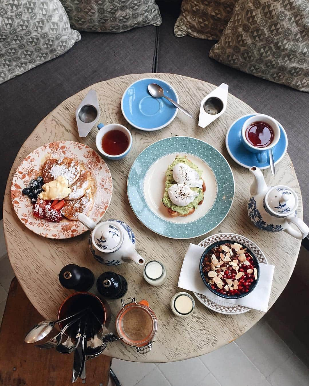 Top Cat Photoのインスタグラム：「TOP London 🍽 ☕️ @eggbreak_ldn 📷 @georginatwong •  #toplondonresto #eatlikealocal #eatlikeaboss Look at the featured gallery to share the ❤️ #communityfirst #london #uk #toplondonphoto」