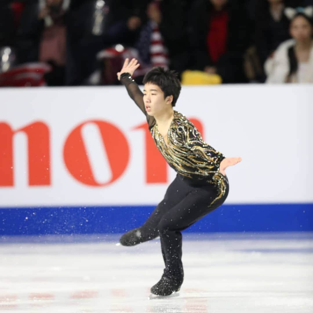 樋渡知樹のインスタグラム：「Pics from Junior Grand Prix Final! Final was lots of fun and I enjoyed it a lot! Though I did not get the results I wanted, I had a great time and learned many things throughout this competition. As always, I am very greatful for  all the support my fans, coaches, and parents gave me. I will try my best and keep trying so I wish everyone can keep supporting me!  тндйк уoц☆ 今回は色々ありましたが良い経験になりました。そして楽しかった!これからもまだまだ頑張っていくので応援して頂けると嬉しいです!今日から竹になります( * ॑꒳ ॑* )」