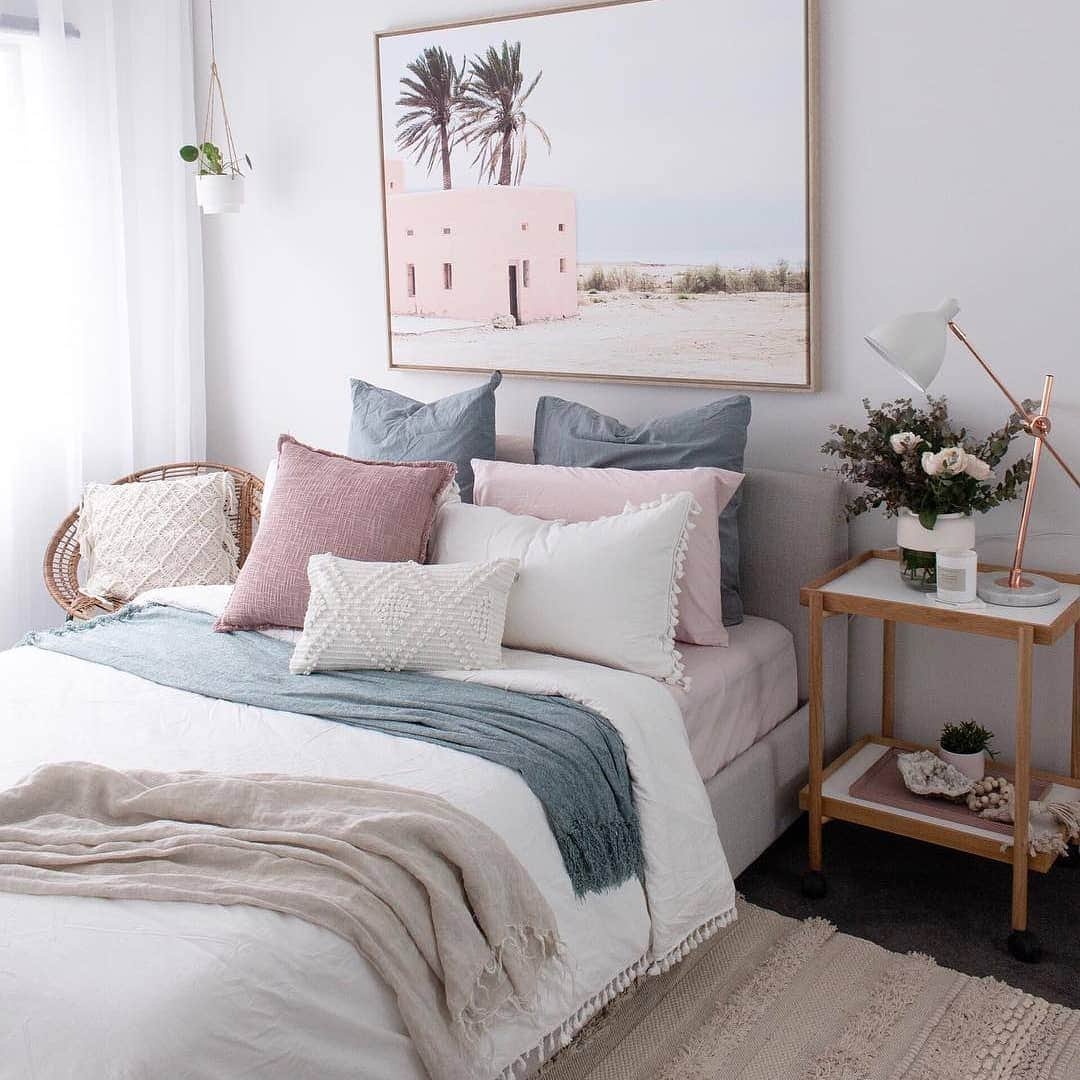 Interior123.com のインスタグラム：「Any bedroom can be transformed through the clever use of color. Pastel colors and whites can instantly refresh a tired room, giving a clean look and creating a bright spacious atmosphere. • • Via: @lotnine08interiors • • #decor #bed #bedding #bedroom #bedroomdecor #bedroomdesign #bedroomgoals #bedroomideas #bedroominspo #bedrooms #masterbedroom #pillow #scandinavian #scandinaviandesign #scandinavianhomes #scandinavianinterior #scandinavianstyle #archidaily #archilovers #deco #design #designer #home #homedecoration #homedesign #homestyle #inspiration #instahome #interiors #interiorstyle」