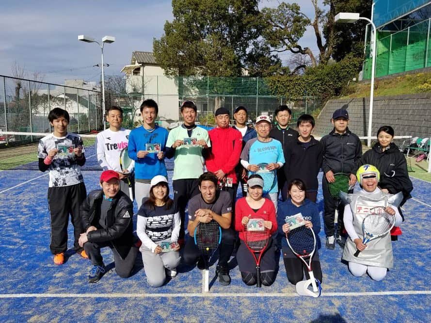 内山靖崇さんのインスタグラム写真 - (内山靖崇Instagram)「大阪のカラバッシュテニスクラブでのイベントが無事終了しました！  たくさんの方々に参加して頂き、僕もエネルギーをたくさん頂きました🙋‍♂️ 高校生の頃からお世話になっている坂口知央支配人を始め、スタッフの方々にも感謝です！！ 明日から沖縄で来シーズンに向けて鍛えてきます😎💪 #calabashtennisclub #tennisevent  #onmywayto  #okinawa  #for  #preseason」12月16日 15時06分 - yasutaka0805