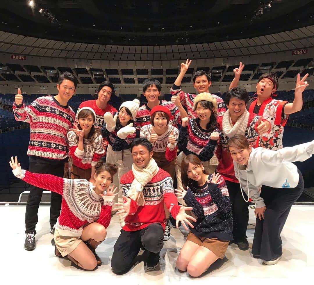 戸部洋子のインスタグラム：「本日、フジテレビアナウンサーチームが、DREAMS COME TRUEさんの横浜アリーナのライブのオープニングアクトとして出演させていただきます涙😭💕 男性の太鼓とそしてなんと男女合同のペアダンス！！ みんな勤務時間の合間に一生懸命練習しました。 明日のめざましテレビでも放送予定！フジテレビオンデマンドFODでも配信予定！  もうまもなく17時から本番、、、いよいよです！！ #フジテレビ#フジテレビアナウンサー#DREAMSCOMETRUE#ドリカム#FOD#フジテレビオンデマンド」