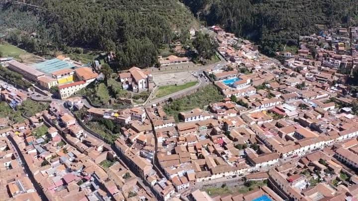 wacameraのインスタグラム：「#cusco #peru Cusco of the city is a world heritage is very beautiful. #クスコ の街全体が世界遺産。 ※許可を得て撮影しています」