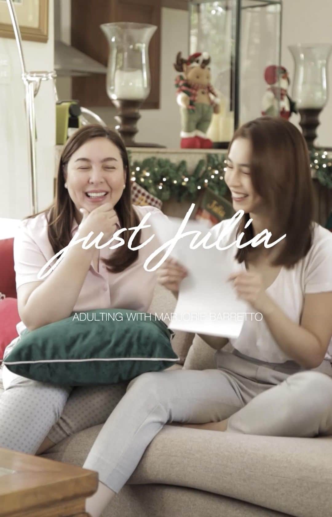 ジュリア バレットのインスタグラム：「I'm excited to really share this very personal yet fun episode I did with mom as we talked about our mother-daughter relationship. I hope mothers and daughters out there can relate to us as well. Enjoy!」