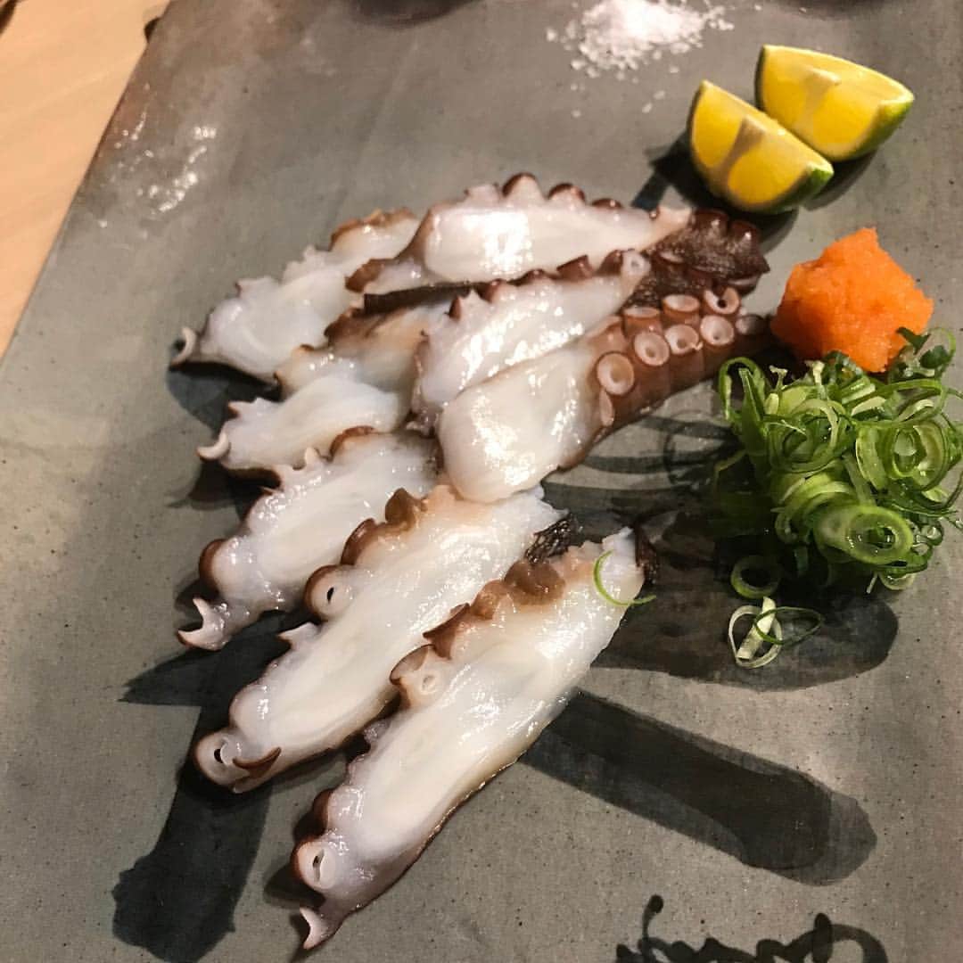 田中順也さんのインスタグラム写真 - (田中順也Instagram)「全部とにかく美味しかった。娘もたくさん食べたし、最後のカニの土鍋がやみつき！  日本に帰ってきて日本の味を堪能しました。  #いそかみ #至れり尽くせり #幸せ #和食 #鯉川筋」12月16日 20時09分 - junyatanaka18