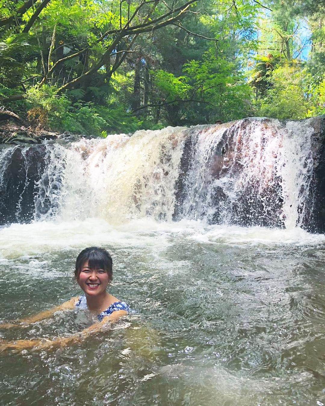 徳永千奈美さんのインスタグラム写真 - (徳永千奈美Instagram)「今週は天気が良かったから天然温泉にお友達と行ってきました🌲 自然の力って本当にすごい！  #nature #naturelovers  #waterfalls  #smile #happy #mylife」12月16日 21時22分 - chinami.tokunaga