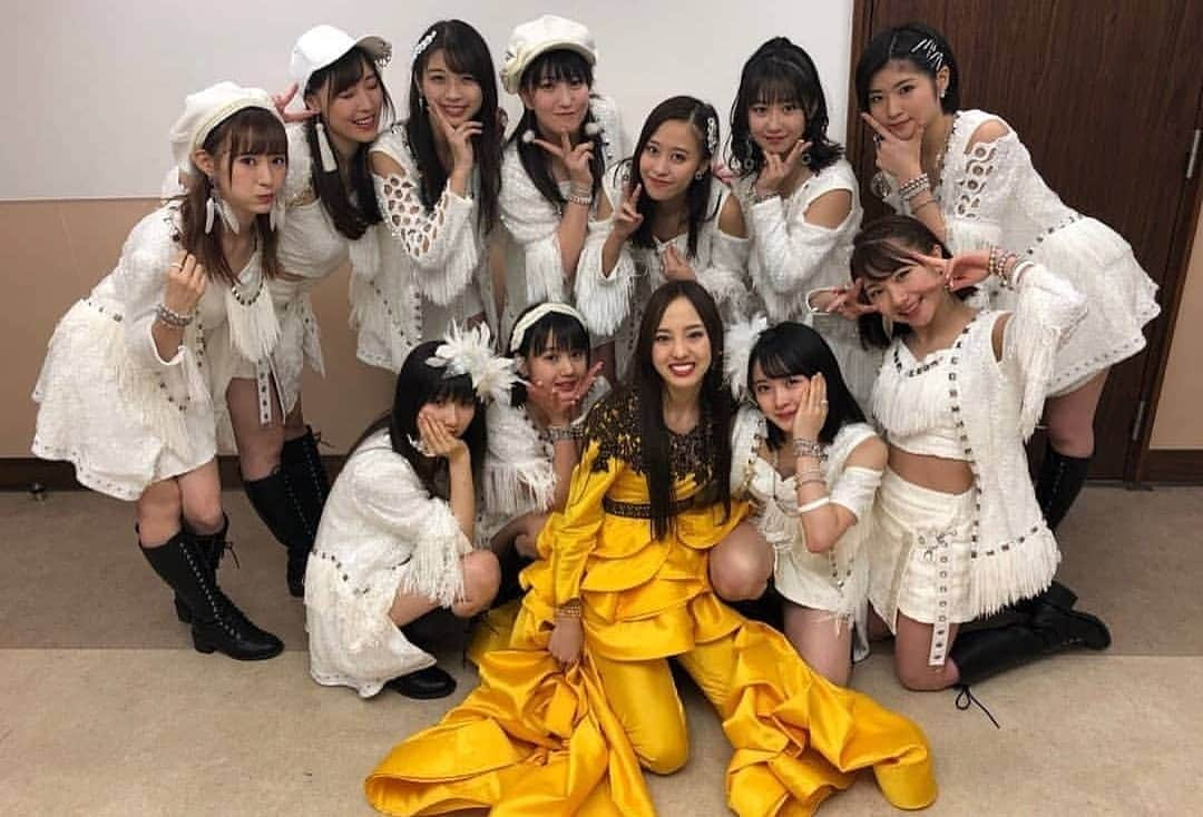 加賀楓さんのインスタグラム写真 - (加賀楓Instagram)「はるなん、卒業おめでとう！💛💛 #morningmusume18 #japanesegirl  #japaneseidol  #helloproject #helloprokenshuusei #kagakaede #モーニング娘16 #モーニング娘17 #モーニング娘18 #アイドル #ハロプロ #ハロプロジェクト #ハロプロ研修生 #加賀楓 #13期」12月17日 8時25分 - kaga.kaede