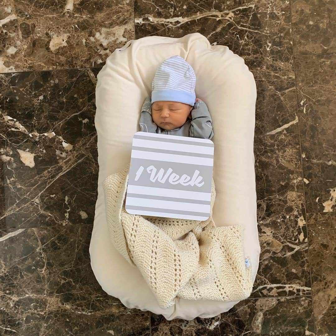 マリーナ・べネディクトさんのインスタグラム写真 - (マリーナ・べネディクトInstagram)「River Cass Papazian  Born 12.9.18  The light of my life. ✨  My husband and I welcomed this little man into our family last week. Thank you to everyone for all your love and support. River is truly a gift. For any women out there going through the fertility journey, please know that I stand with you. All of our stories are different, but the shared desire, pain, joy and struggle unites us. I hold all of you, and your own unique journeys, in my heart.  The same week that we welcomed River, my husband became a CASA (court appointed special advocate) volunteer for a child in the dependency system. So this week we welcome 2 children into our hearts.  Sending love and admiration for all the various ways that people show up for the children in our lives- Moms and Dads, Grandmas and Grandpas, Aunties and Uncles, Teachers, Friends, Social Workers, Volunteers, and Philanthropists.  #River #RiverCass #mylittleman #❤️#motherhood #baby #IVF #fertility #family #children #noshame #justlove  #serve #protect #openheart #openmind」12月17日 1時17分 - myspiritdances