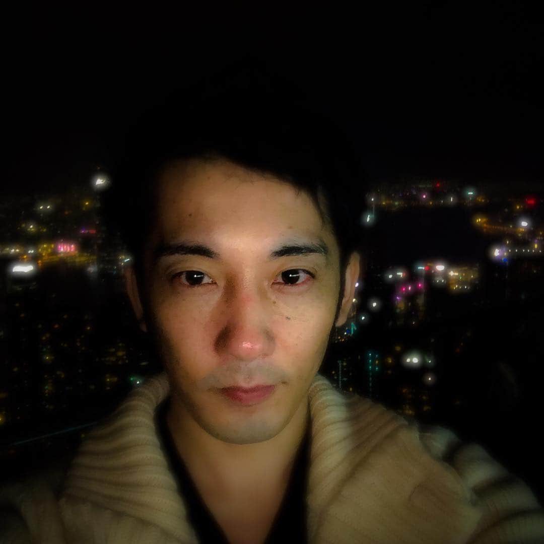 Fku朗のインスタグラム：「Touchdown in Hong Kong. I love food here.. #hongkong #travel #dj #producer #thenightviewofonemilliondollars #chinesefood」