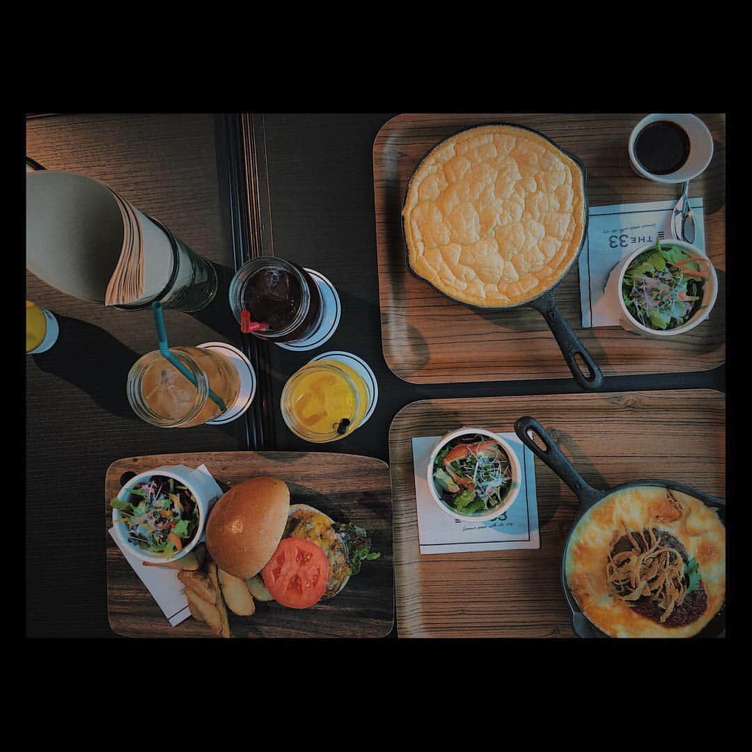 のインスタグラム：「... 休みだったので 今日はお友達と1日旅  ビルの33階から景色を見ながらランチ♩  #the33teaandbarterrace #the33 #cafe #lunch #梅田カフェ」