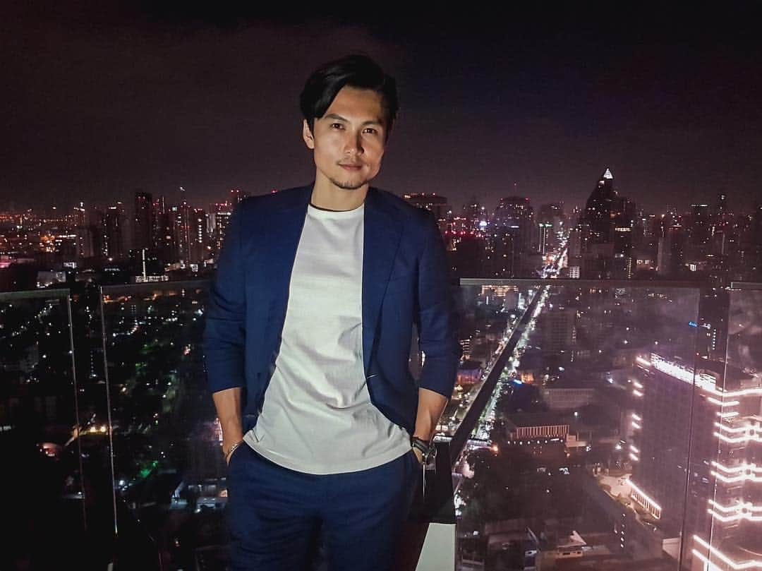 芳賀勇一さんのインスタグラム写真 - (芳賀勇一Instagram)「Bangkok night  #rooftopbar #neversleep #bangkok #知れば知るほど #魅力的な #街 #バンコク」12月17日 10時06分 - yuichihaga226