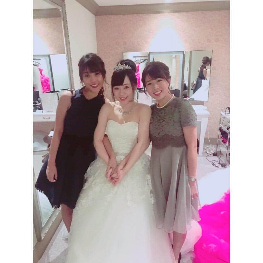 田中萌さんのインスタグラム写真 - (田中萌Instagram)「* この日は大好きな友人の結婚式🤵👰💕 . 披露宴では、まきと司会をしました！ お互い友人なんです✨ 大切な日に少しばかりお手伝いできてよかった☺️ . 本当に幸せな気持ち！！！ . #おめでとう #こちらまで幸せ #末永くお幸せに #結婚式 #wedding #岡副麻希 #田中萌」12月17日 10時40分 - moetanaka_ex