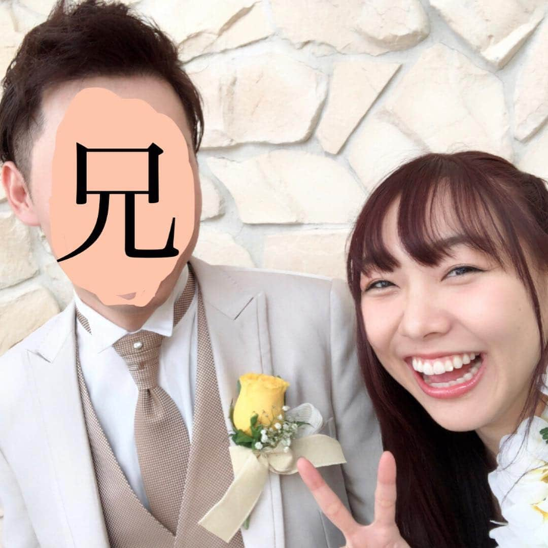 須田亜香里さんのインスタグラム写真 - (須田亜香里Instagram)「兄が結婚しました。 “兄ちゃんにはもったいないくらいのお嫁さん” と言いたいところだけど、 逆にそんな言葉がもったいないほどに 兄ちゃんを満たしてくれる 必要な存在に見えました。  私にとってたった一人の兄の人生一度の結婚式。 行けないと思っていたけど、仕事もプライベートも妥協しない形で時間を調整してくださったスタッフの皆様に感謝しています。 数時間のためだけにグアムまで行ったけど、誰よりも楽しくて幸せな弾丸旅行になった自信がある！ 行けるとわかってチケット3日前にとったし、ほぼ日帰りだったけど行けるものですね(笑)  #happywedding #兄ちゃんおめでとう #日帰りguam」12月17日 13時22分 - akarisuda