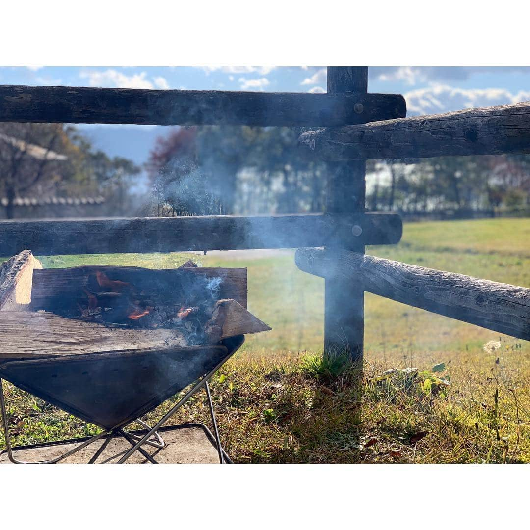 佐々木希さんのインスタグラム写真 - (佐々木希Instagram)「秋田へ。 東京の友達&秋田の友達🤝♡ 大好きな人同士が仲良くなる幸せ。 嬉しいな！  しっかし、秋田の空気は本当に美味しい。 ひんやりとした澄んだ空気が気持ちいい。 パワーアップするために 充電完了☺️ #田沢湖 #秋田」12月17日 15時55分 - nozomisasaki_official