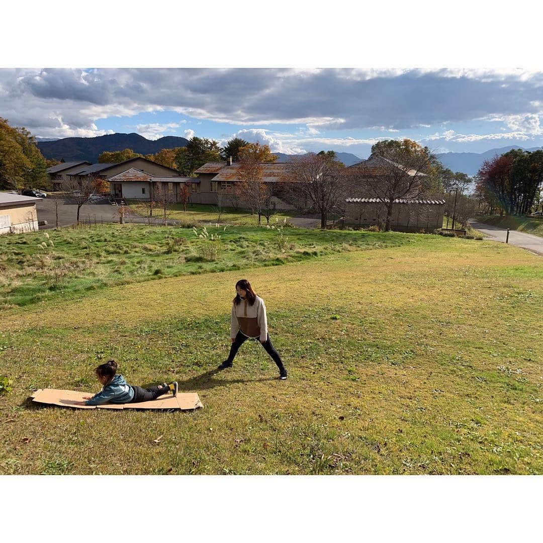 佐々木希さんのインスタグラム写真 - (佐々木希Instagram)「秋田へ。 東京の友達&秋田の友達🤝♡ 大好きな人同士が仲良くなる幸せ。 嬉しいな！  しっかし、秋田の空気は本当に美味しい。 ひんやりとした澄んだ空気が気持ちいい。 パワーアップするために 充電完了☺️ #田沢湖 #秋田」12月17日 15時55分 - nozomisasaki_official