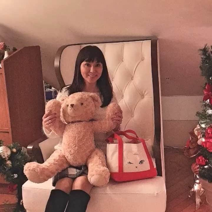 上原みなみのインスタグラム：「一足先にクリスマス気分 #クリスマス #トートバッグ #可愛いトートバッグ #ウィンキー #トートバッグ大好き #トートバッグ好き #猫  #トートバッグ好きな人と繋がりたい  #かわいいトートバッグ  #おしゃれさんと繋がりたい  #ファッション  #オシャレなバッグ  #バッグ  #可愛いバッグ  #可愛いトートバッグ #ねこ  #日本製 #ハンドメイド #帆布バッグ #smile #bag #cat  #madeinjapan #japan #handmade #lady'sbag #fashion #fashionista #fashionable #Christmas」