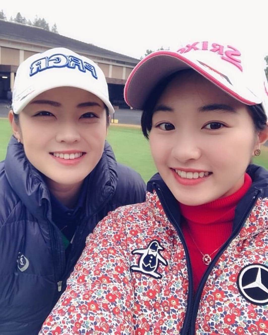 辻梨恵さんのインスタグラム写真 - (辻梨恵Instagram)「この前あった、コンフェックスさんのプロアマにて⛳️🏌️‍♀️ . 美味しいお菓子がたくさん🍫♪ . #コンフェックス #三浦桃香ちゃん」12月17日 20時15分 - s2.golf