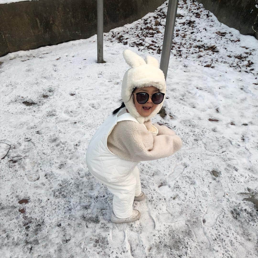 クォン・ユリさんのインスタグラム写真 - (クォン・ユリInstagram)「불량토끼🐰💖 babe swag( ˙ ꒳ ˙ )◜💛 여러분 최애 사진을 골라주세율💜 #권율이」12月17日 20時21分 - 1004yul_i