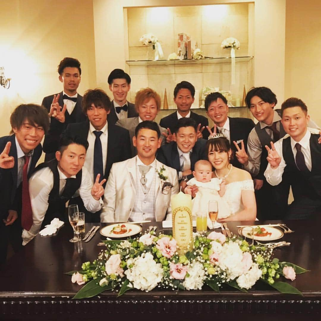 佐藤勇さんのインスタグラム写真 - (佐藤勇Instagram)「報告です！  12月15日に挙式致しました！  限られた人数だったけど光南のメンバーや自分がお世話になって方や来て頂き本当に感謝です^ - ^  これからは娘と奥さん3人で幸せな家庭を作って行きます‼️ これからも応援よろしくお願い致します🤲  最後は疲れてる娘の写真笑 ＃12月15日#結婚式#披露宴#光南#西武ライオンズ#ユニフォーム#片山真人さん#司会進行ありがとうございました#娘の反対写真#皆さんきて頂きありがとうございます#最高の結婚式#光南次の結婚はだれかな？」12月17日 22時30分 - isamusato63