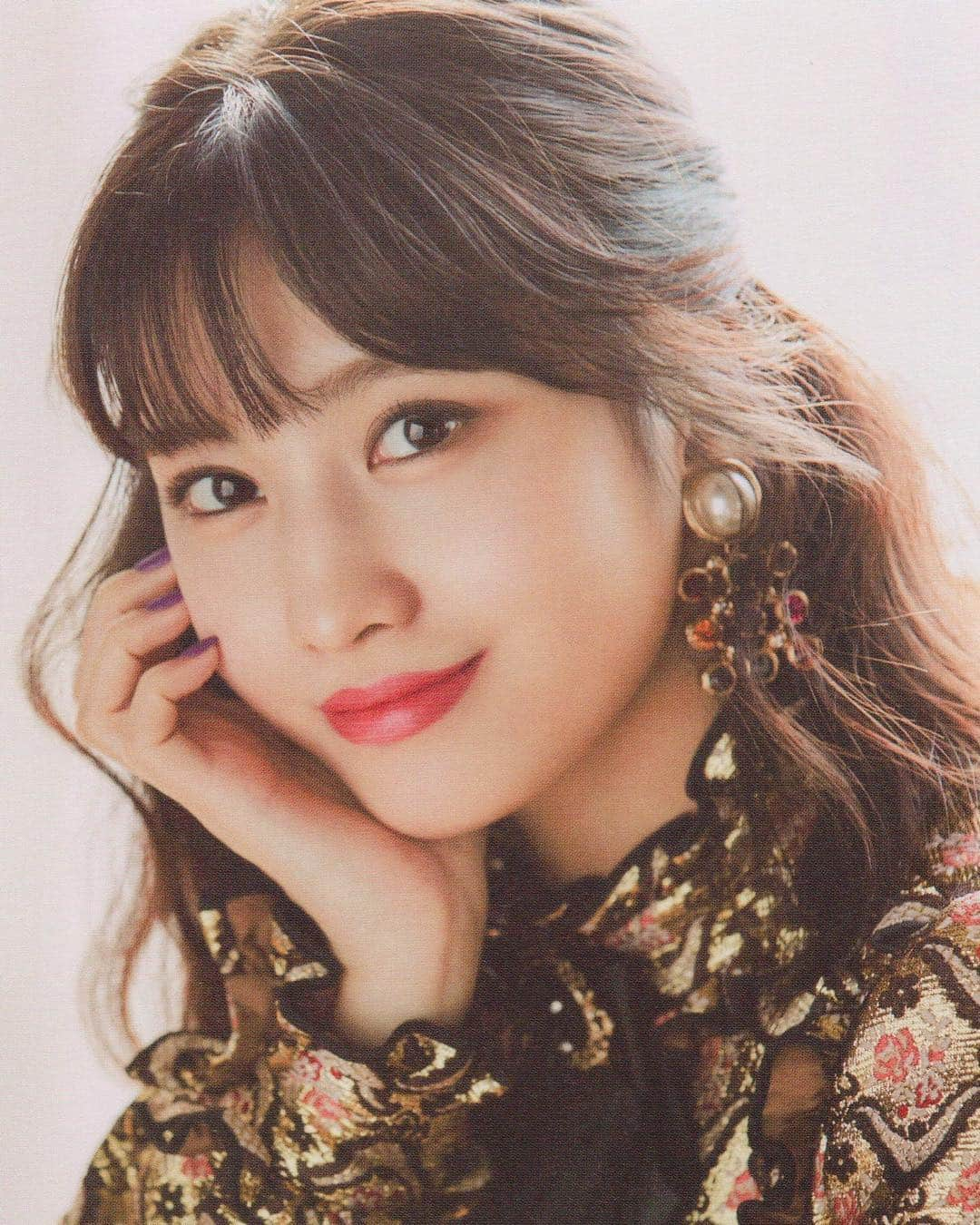 モモさんのインスタグラム写真 - (モモInstagram)「♡ [Scan] 181207 - 《The Year Of Yes》 Photobook Ver. A - royalty  #MOMO #트와이스 #모모 #平井もも #もも #TWICE © vampiretwice」12月17日 23時06分 - momojype