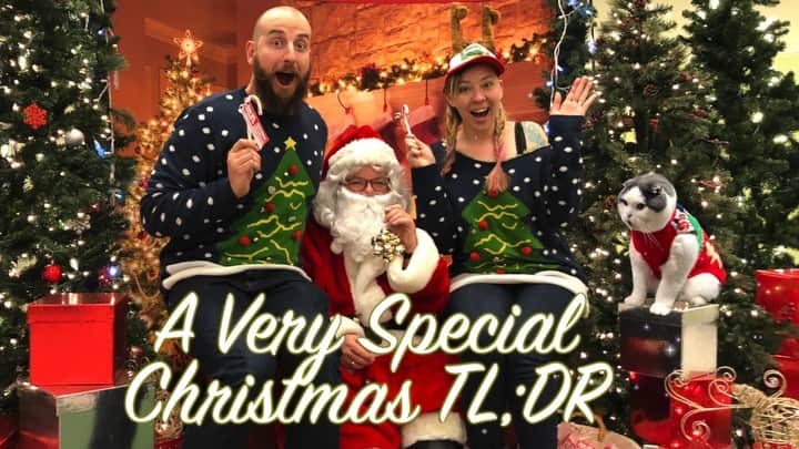 サイモンとマルティナのインスタグラム：「New video up now 🚨 It’s a Very Special TL;DR all about Christmas in Japan...and also the Tale of Martina’s Terrible Fashion Fail🎄」