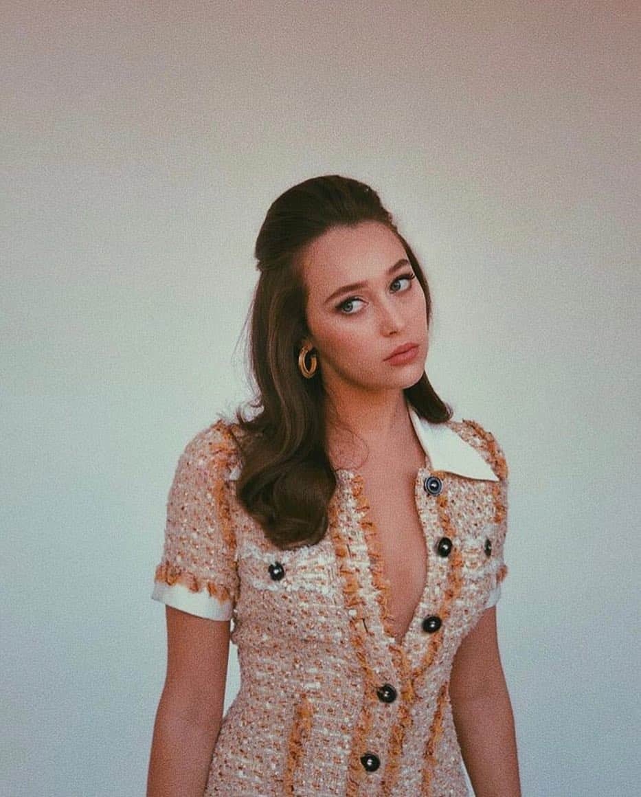 アリシア・デブナム・キャリーのインスタグラム：「Monday Mood.」