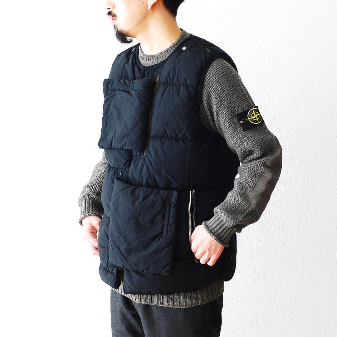 wonder_mountain_irieさんのインスタグラム写真 - (wonder_mountain_irieInstagram)「_ STONE ISLAND SHADOW PROJECT -ストーンアイランドシャドウプロジェクト- "ENCASE PANEL DOWN VEST" ￥129,600- _ 〈online store / @digital_mountain〉 http://www.digital-mountain.net/shopdetail/000000008634/ _ 【オンラインストア#DigitalMountain へのご注文】 *24時間受付 *15時までのご注文で即日発送 *1万円以上ご購入で送料無料 tel：084-973-8204 _ We can send your order overseas. Accepted payment method is by PayPal or credit card only. (AMEX is not accepted)  Ordering procedure details can be found here. >>http://www.digital-mountain.net/html/page56.html _ 本店：#WonderMountain  blog>> http://wm.digital-mountain.info/blog/20181202-1/ _ #2018AW  #18AW #STONEISLANDSHADOWPROJECT #STONEISLAND #SHADOWPROJECT #acronym  #erlsn  #ストーンアイランドシャドウプロジェクト #ストーンアイランド #シャドウプロジェクト #結局ハイテク knit→ #STONEISLANDSHADOWPROJECT ￥60,480- _ 〒720-0044  広島県福山市笠岡町4-18 JR 「#福山駅」より徒歩10分 (12:00 - 19:00 水曜定休) #ワンダーマウンテン #japan #hiroshima #福山 #福山市 #尾道 #倉敷 #鞆の浦 近く _ 系列店：@hacbywondermountain _」12月18日 13時30分 - wonder_mountain_