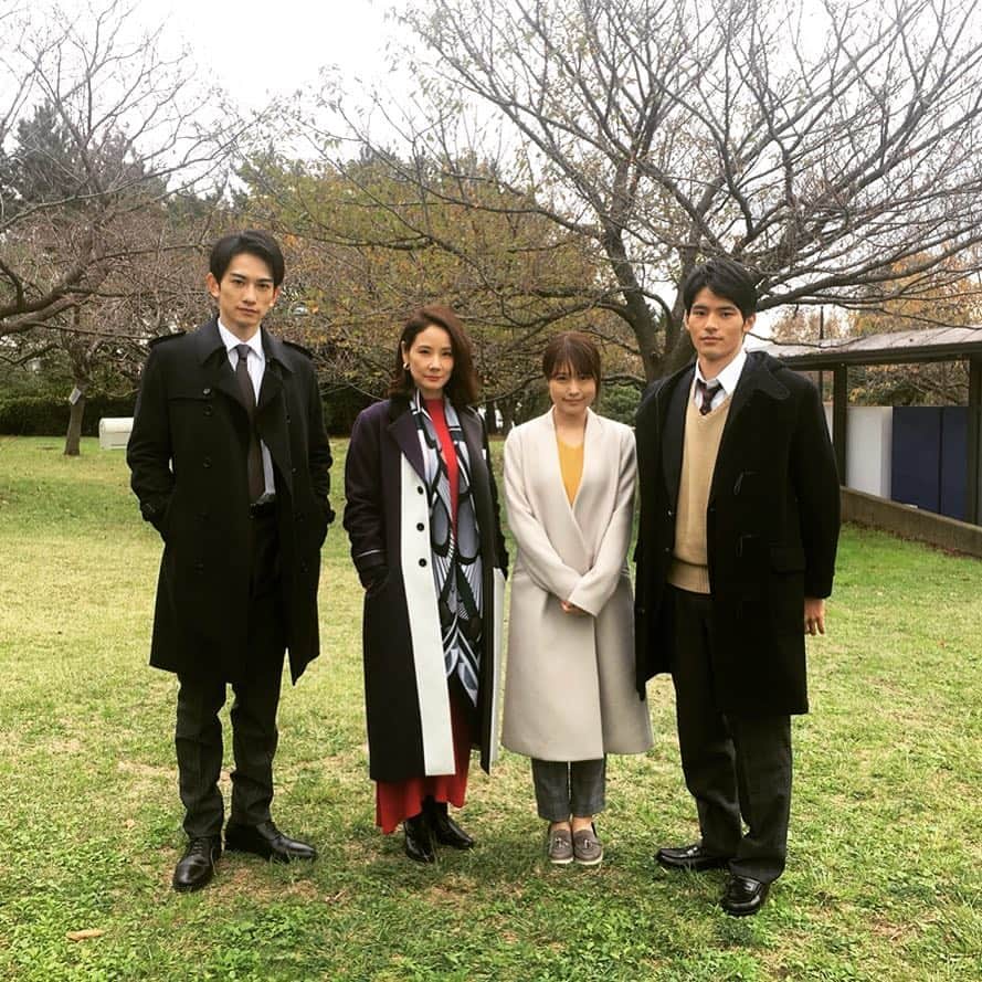 TBS「中学聖日記」さんのインスタグラム写真 - (TBS「中学聖日記」Instagram)「奇跡の4ショット✨ ただし、4人のシーンがあるのかどうかは、まだ秘密です。答えは最終回にあります🎁  最終回、いよいよ今夜10時です‼️ #tbs #火曜ドラマ #中学聖日記 #有村架純 #岡田健史 #町田啓太 #マキタスポーツ #友近 #吉田羊 #夏川結衣 #火曜 #12月18日  #よる10時 #最終回 #今夜 #まさかの #展開」12月18日 11時58分 - chugakuseinikki_tbs