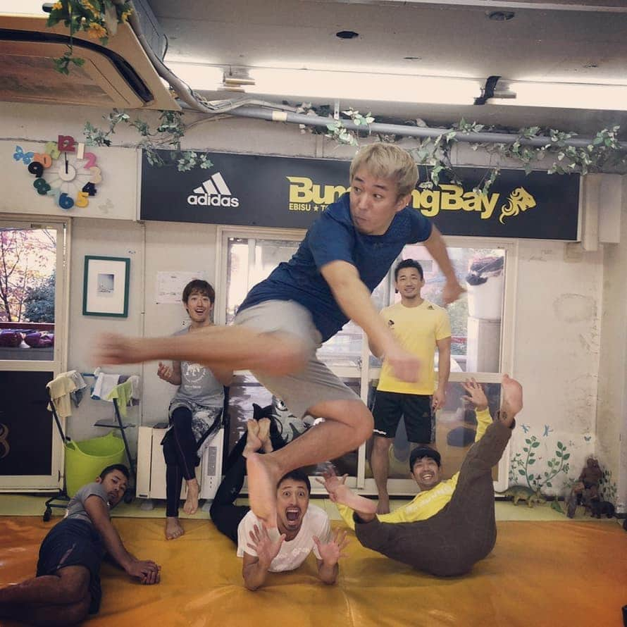 ファンキー加藤さんのインスタグラム写真 - (ファンキー加藤Instagram)「#キックボクシングジム  #bungelingbay  #40代 #初トレーニング #初ローリングソバット #今日もいい汗かいた #ありがとうございました」12月18日 13時35分 - funkykato_funkykato_funkykato