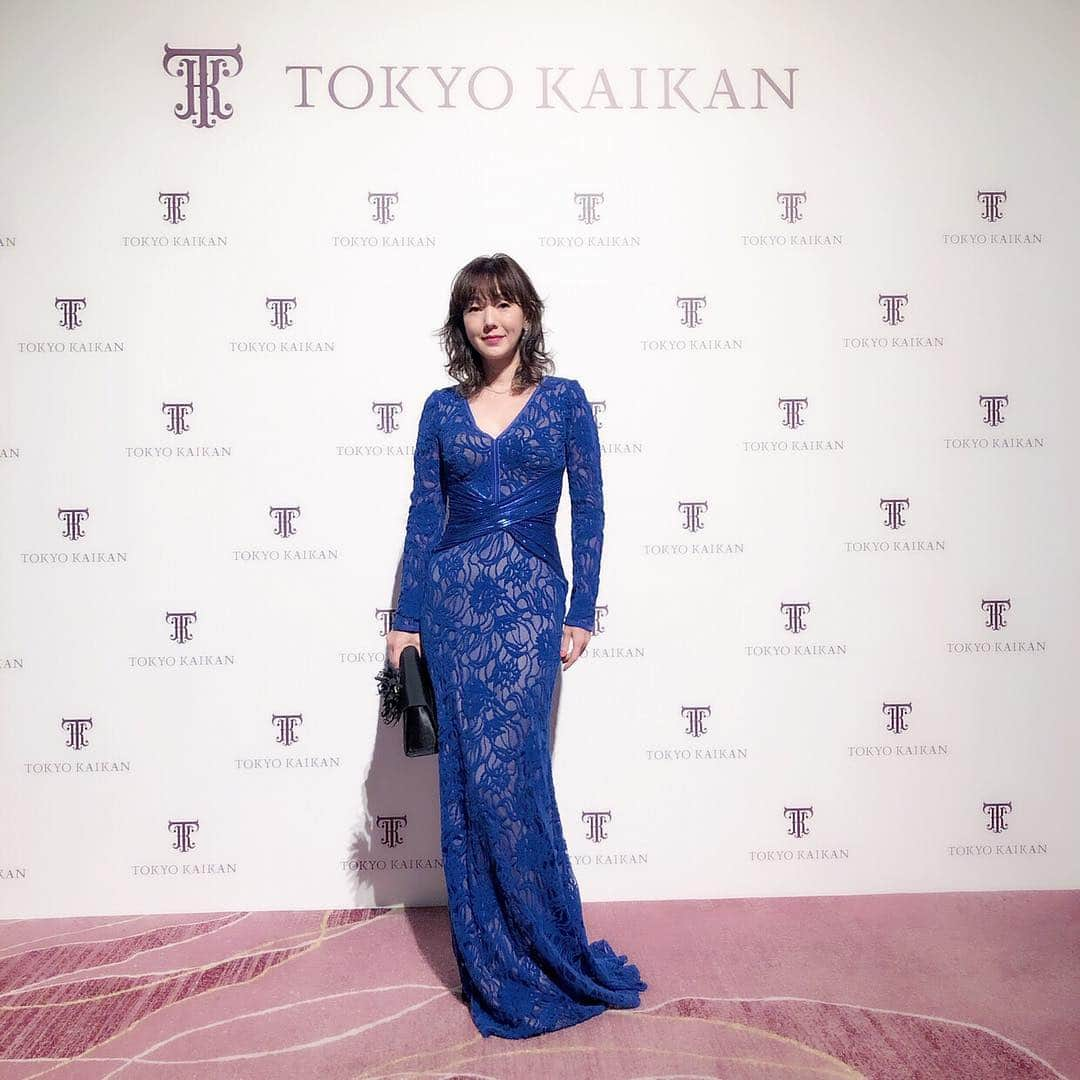 とよた真帆さんのインスタグラム写真 - (とよた真帆Instagram)「老舗ホテルの『東京會舘』建て替えられ1月8日にオープン。記念パーティーに伺ってきました✨ ドレスコードがブラックタイでしたのでTADASHIのブルーのロングドレスにしました @tokyokaikan_wedding @tadashishoji  @tadashishoji_japan @tokyokaikan」12月18日 9時08分 - maho_toyota