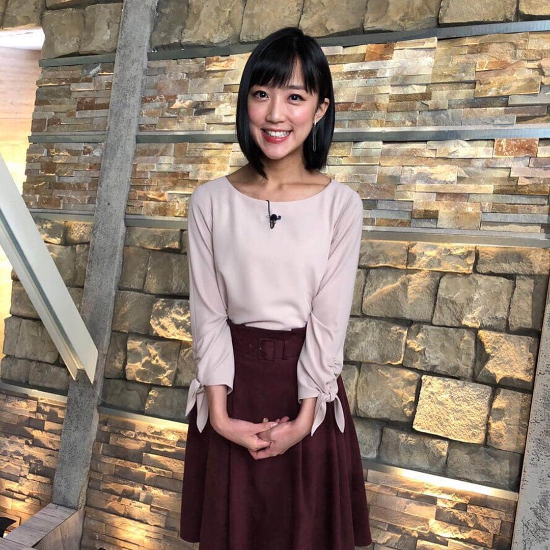 竹内由恵さんのインスタグラム写真 竹内由恵instagram もう18年もあとわずかですね 時が過ぎるのはあっという間だなあ 先週の衣装をご紹介しますー 1枚目 ブラウス スカート Natural Beauty ナチュラルビューティー 2枚目 ワンピース Natural Beauty