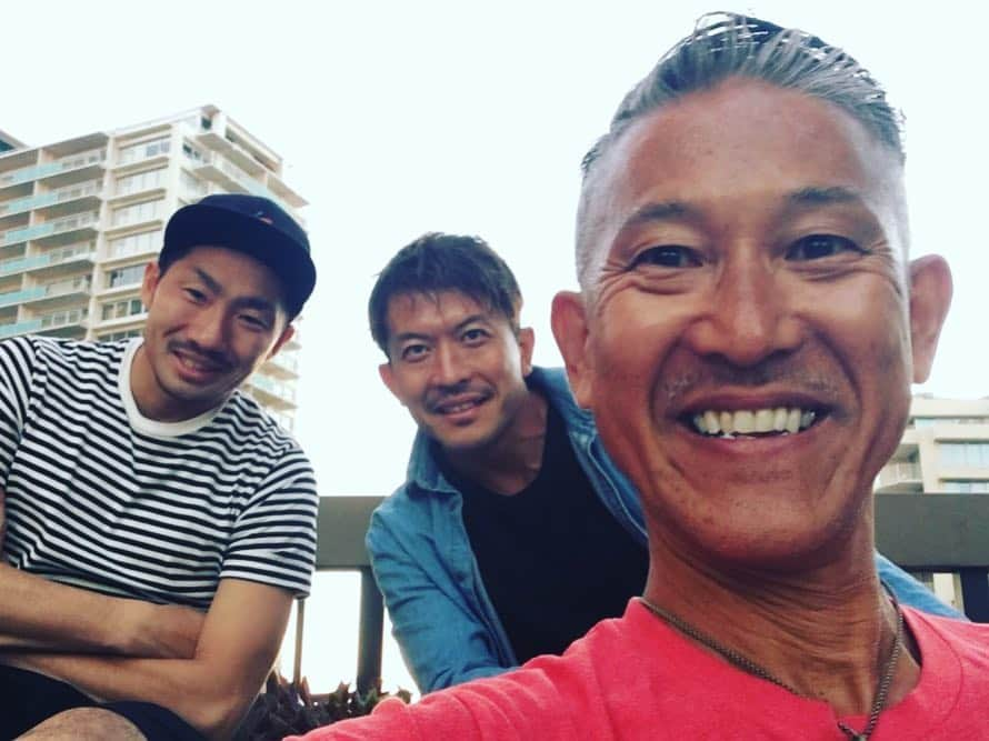 太田吉彰さんのインスタグラム写真 - (太田吉彰Instagram)「チームメートと ハワイでバーベキュー！  荒木さん  今年もありがとうございました！！ #ジュビロ磐田  #バーベキュー  #ハワイ」12月18日 18時11分 - yoshiakiohta09