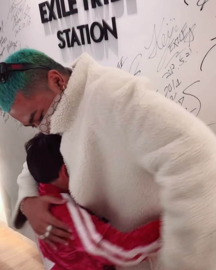 ELLYのインスタグラム：「会えてよかったよ  #CRAZYBOY」