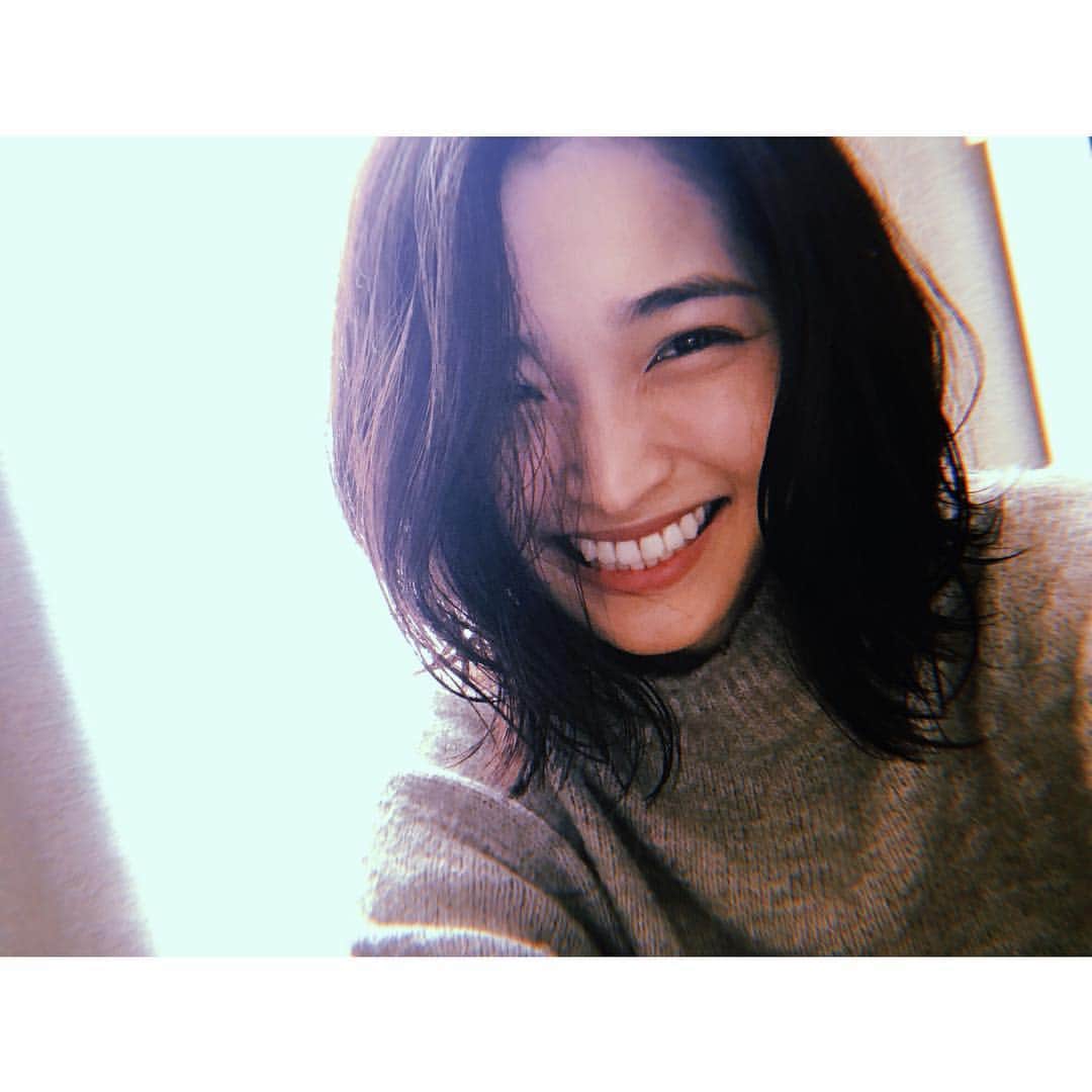 岡本玲さんのインスタグラム写真 - (岡本玲Instagram)「. 髪伸びたな❄️」12月19日 12時27分 - rei_okamoto
