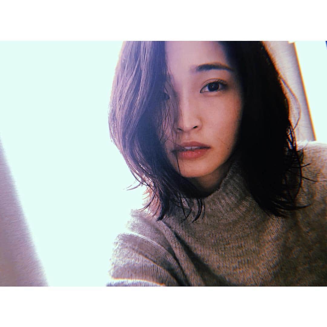 岡本玲さんのインスタグラム写真 - (岡本玲Instagram)「. 髪伸びたな❄️」12月19日 12時27分 - rei_okamoto