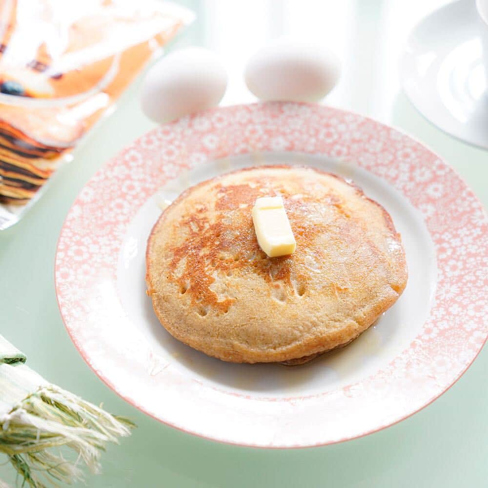 のインスタグラム：「. 国産雑穀入り玄米パンケーキミックス🥞 小麦不使用、グルテンフリー🎶 玄米と雑穀の高い栄養素✨ 是非、お試しください😋 #スーパーフード #スパフ #superfood #美容 #健康  #ダイエット #チアシード #カカオ #ブロッコリースプラウト #ゴールデンベリー #ココナッツオイル #マカ #ランチ #ご飯 #ごはん #米粉#米粉パンケーキ#グルテンフリー#パンケーキ#パンケーキミックス#おやつタイム#玄米#玄米パンケーキ#雑穀米 #国産」