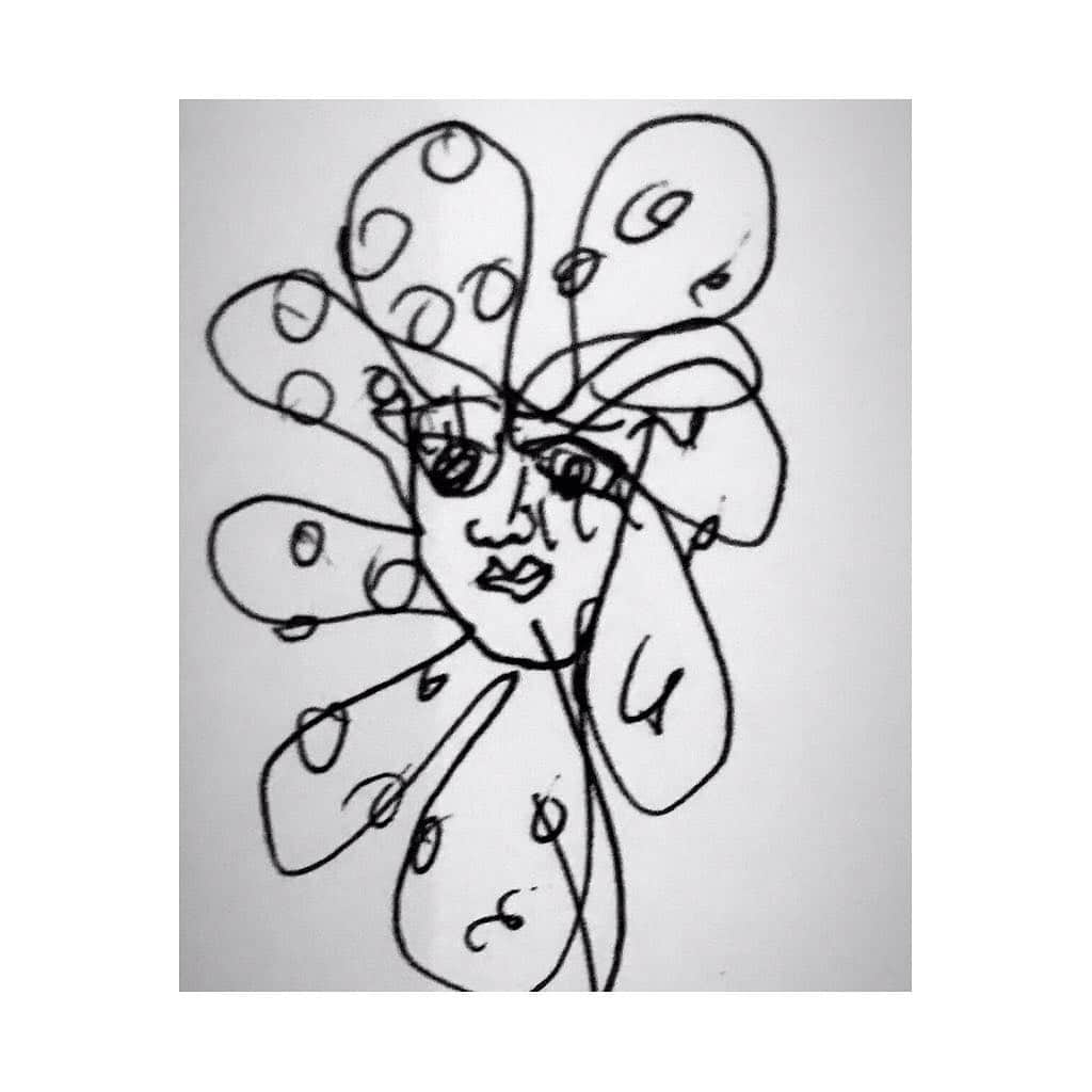 北乃きいさんのインスタグラム写真 - (北乃きいInstagram)「ユウウツな花。  #illustrationbyme #kiki #flower #原画 #イザぼくの運命のひとpicturesofyourtruelove#design#illustration」12月20日 2時03分 - kie.kitano.official