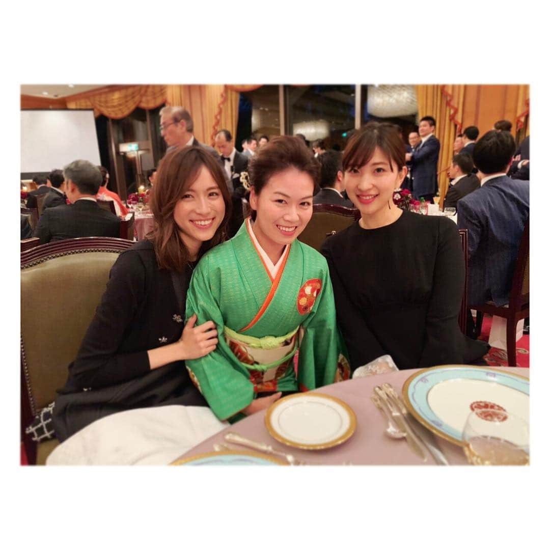 笹川友里さんのインスタグラム写真 - (笹川友里Instagram)「先日の大好きな友人の結婚式✨ 品があって聡明で優しくてガッツのあるえたちゃん。 美しかった、、😆🧡 中高大の友人達とも会えて 同窓会のようにもなりつつ✨ 本当に本当におめでとう😊  #幸せのお裾分け #おめでとう #美しき花嫁 #我らの姫」12月19日 17時41分 - sasagawayuri