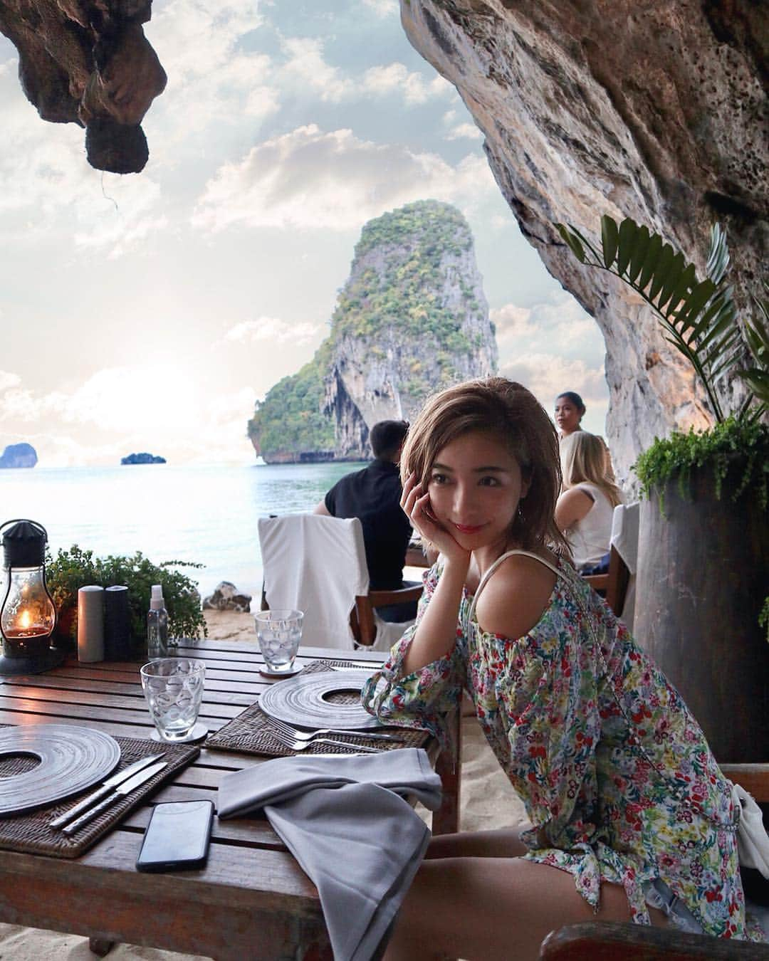 濱野りれさんのインスタグラム写真 - (濱野りれInstagram)「Getting blue cave!!🤫✨💎 Famous photo spotting in Krabi...I'm happy to be here💙 . . #thegrotto#seafoodrestaurant #caverestaurant#inthecave#rayavadee#krabi#thaibeach#visitThailand #thaitraveling#mythailand #travelcommunity#girlslovetravel#traveltoexplore#travelaroundtheworld#exploretheworld#meettheworld#passportlife #leadinghotels #naturephotography  #ラヤバディ#クラビ#タイ旅行#旅好き#離島」12月19日 17時43分 - riregram