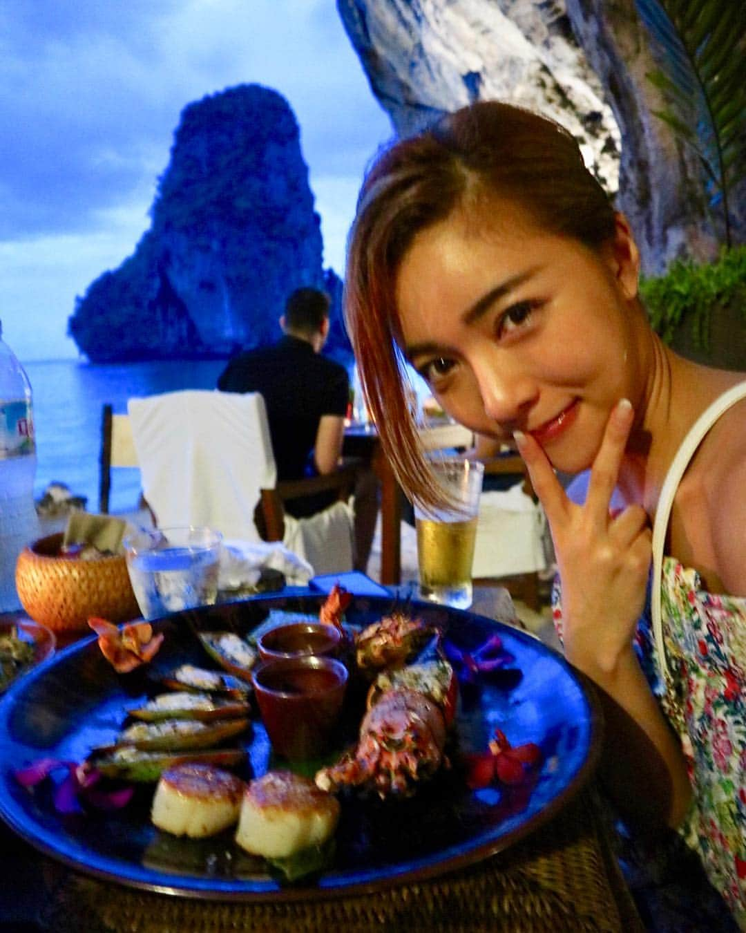 濱野りれさんのインスタグラム写真 - (濱野りれInstagram)「Getting blue cave!!🤫✨💎 Famous photo spotting in Krabi...I'm happy to be here💙 . . #thegrotto#seafoodrestaurant #caverestaurant#inthecave#rayavadee#krabi#thaibeach#visitThailand #thaitraveling#mythailand #travelcommunity#girlslovetravel#traveltoexplore#travelaroundtheworld#exploretheworld#meettheworld#passportlife #leadinghotels #naturephotography  #ラヤバディ#クラビ#タイ旅行#旅好き#離島」12月19日 17時43分 - riregram