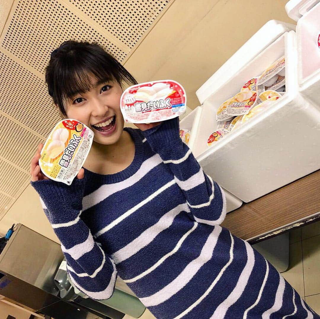 TBS「下町ロケット」さんのインスタグラム写真 - (TBS「下町ロケット」Instagram)「🌾今週日曜、ついに最終回‼️🚜 #土屋太鳳 さんよりたっくさんの雪見だいふくをいただきました😋✨ 最終回に向けて甘いものでエネルギーチャージです🔋  #ほうじ茶味も美味しかったです #夢中で食べました #パジャマ姿の利菜に癒されます🌝 #下町ロケット #tbs #最終回ぎゃふんと言わせてやる‼️ #最後に笑うのは誰だ😏」12月19日 18時08分 - rocket_tbs