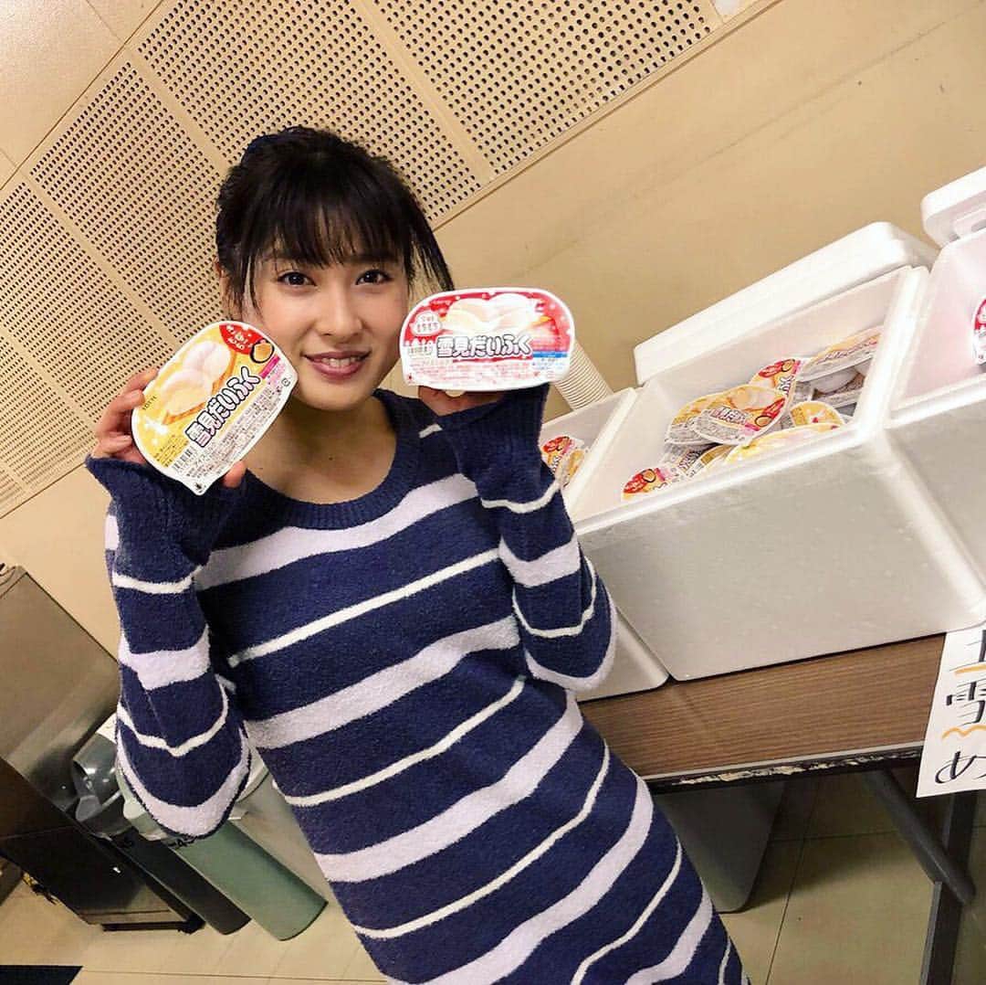 TBS「下町ロケット」さんのインスタグラム写真 - (TBS「下町ロケット」Instagram)「🌾今週日曜、ついに最終回‼️🚜 #土屋太鳳 さんよりたっくさんの雪見だいふくをいただきました😋✨ 最終回に向けて甘いものでエネルギーチャージです🔋  #ほうじ茶味も美味しかったです #夢中で食べました #パジャマ姿の利菜に癒されます🌝 #下町ロケット #tbs #最終回ぎゃふんと言わせてやる‼️ #最後に笑うのは誰だ😏」12月19日 18時08分 - rocket_tbs