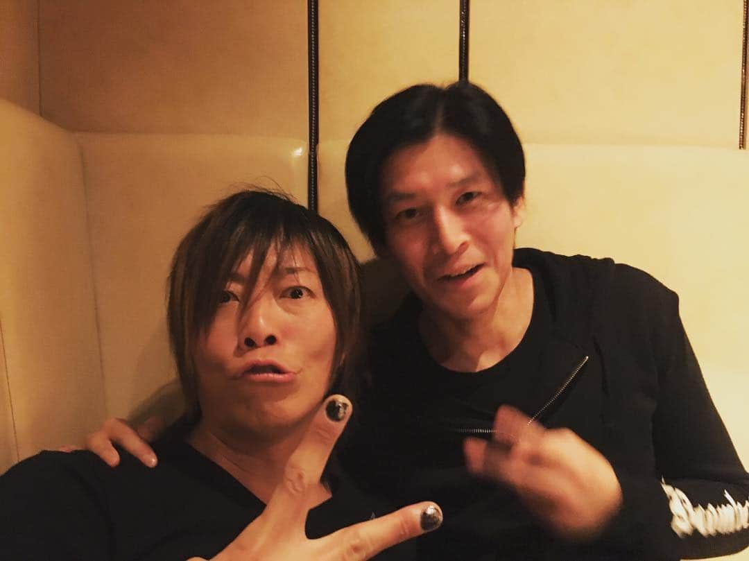 宮上元克さんのインスタグラム写真 - (宮上元克Instagram)「先日谷山紀章君に会いました。 楽しい人だ #谷山紀章 #granrodeo」12月19日 20時22分 - motokatsu_dr