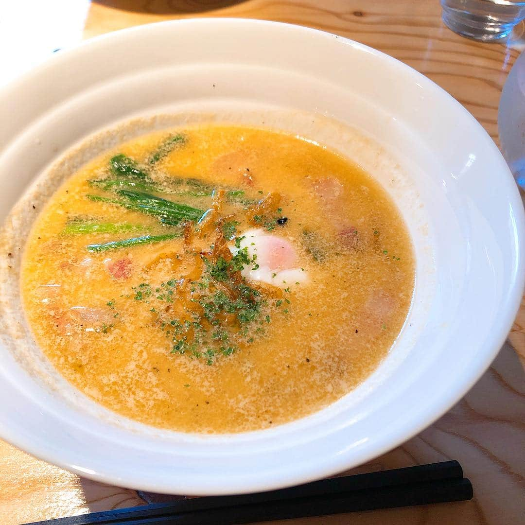 田中美里さんのインスタグラム写真 - (田中美里Instagram)「久しぶりに食べました、ラーメン。 新しいお店みたい。 カルボナーララーメン。 美味しかった！  #浅草橋 #新しいお店 #名前わからない #カルボナーララーメン  #平打ち麺 #rahmen」12月19日 22時18分 - misatotanaka77