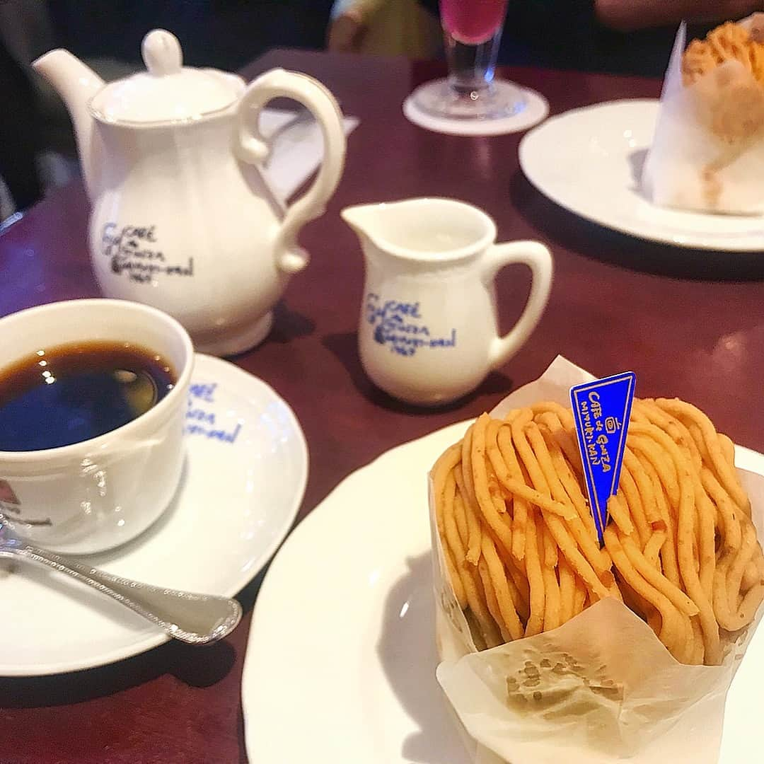 瀬戸早妃さんのインスタグラム写真 - (瀬戸早妃Instagram)「☕✧🌰🍰🍴 . かえちゃんこと五條まりなちゃん と、銀座みゆき館デートしてきたよ😍✨ @marina.gojo . 二人で会うのは初めてだったのだけど、なんとほぼ5時間もノンストップでお喋り😂👏🏻 それでも話し足りなかった。。笑 . 綺麗で可愛いのに飾らなくって、素敵なかえちゃんに癒されっぱなしでした❤* るろうに剣心お疲れ様でした!!＼(^o^)／ .  トリコロールカラーニットワンピ 本日発売のnewアイテム🇫🇷👗 新商品SALE20%offです😍 . #五條まりな #かえちゃん #宝塚 #女優 #銀座 #銀座カフェ #銀座カフェ巡り #銀座みゆき館 #みゆき館 #sweets  #モンブラン #和栗のモンブラン #珈琲 #montresor #モントレゾール #montresorsaki #newdress #新発売 #トリコロール #🇫🇷」12月19日 22時32分 - plievesaki