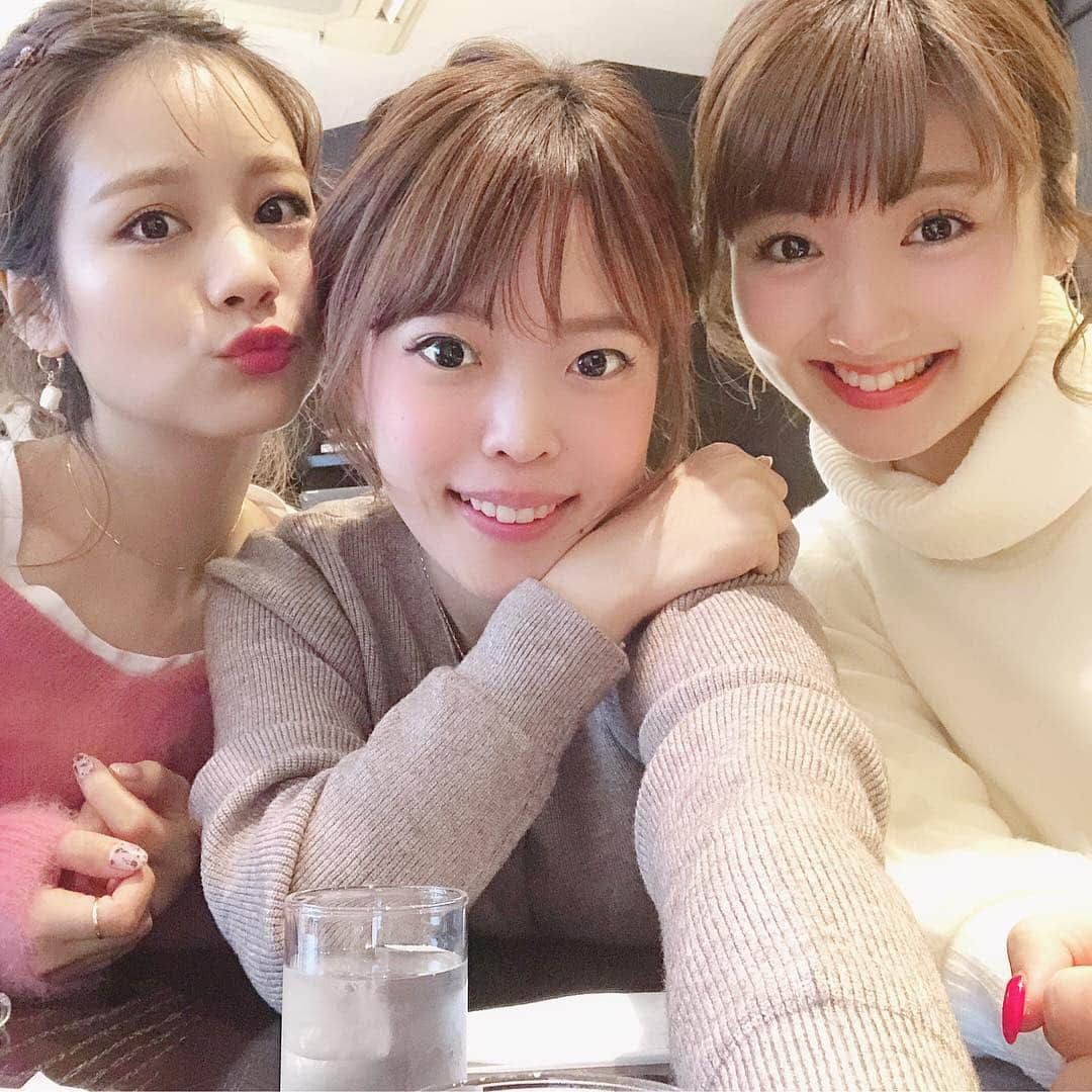 安中亜美さんのインスタグラム写真 - (安中亜美Instagram)「ㅤㅤㅤㅤㅤㅤㅤㅤㅤㅤㅤㅤㅤㅤㅤㅤ 今日はさあやとひろみと京都でカフェ巡り❤️ 色んなところ行けてほんまに楽しかった☺️ 今年はこの３人でいっぱい遊べたなぁ💗 2人ともいつもありがとう🥰 今日行ったところはまた少しずつ更新するねー✌︎ ㅤㅤㅤㅤㅤㅤㅤㅤㅤㅤㅤㅤㅤ #amitwinsworld_code #ootd #京都 #京都カフェ巡り #カフェ巡り #京都カフェ #苺のお店 #苺のお店メゾンドフルージュ」12月19日 22時39分 - amitwinsworld